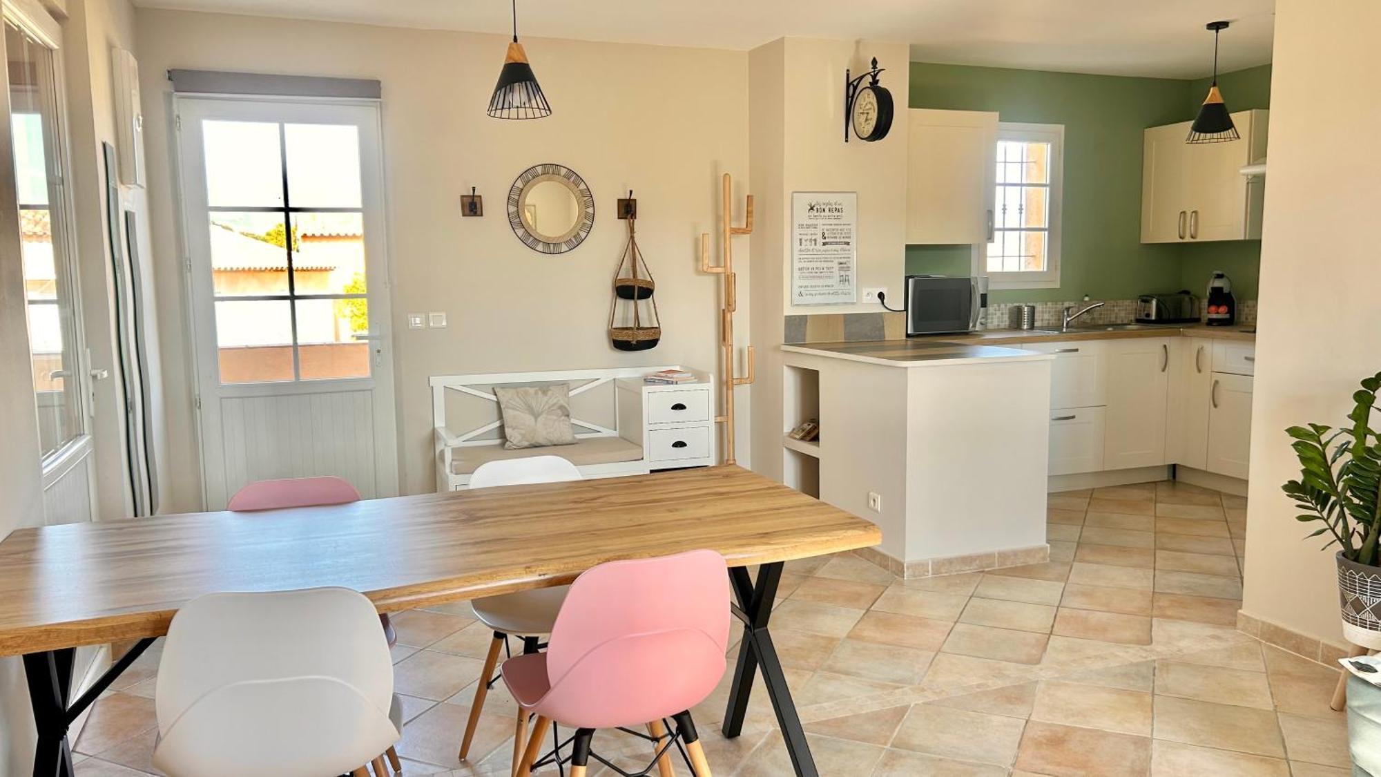2 Hebergements - 10 Couchages - Parking, Piscine, Jacuzzi - Convivialite Roquebrune-sur Argens Dış mekan fotoğraf