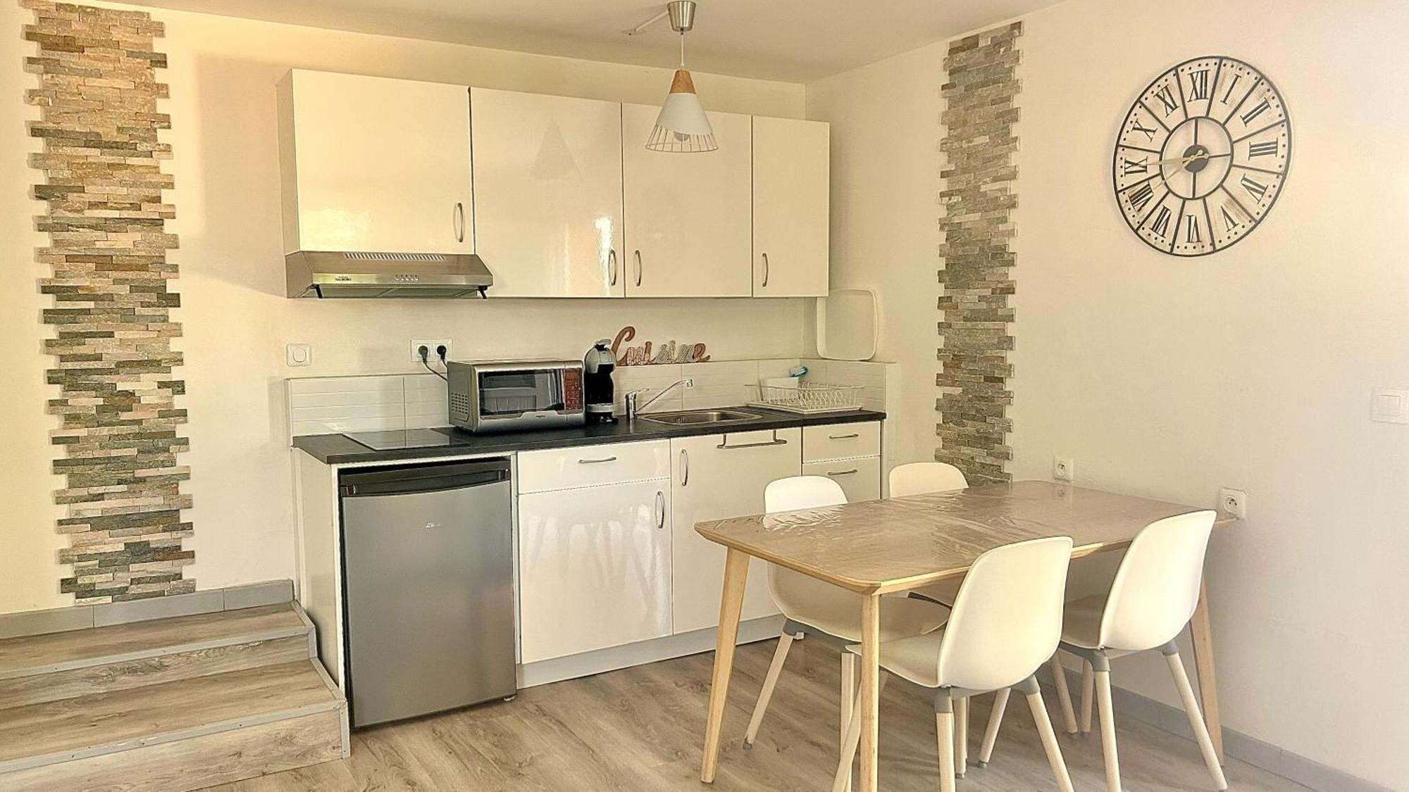 2 Hebergements - 10 Couchages - Parking, Piscine, Jacuzzi - Convivialite Roquebrune-sur Argens Dış mekan fotoğraf